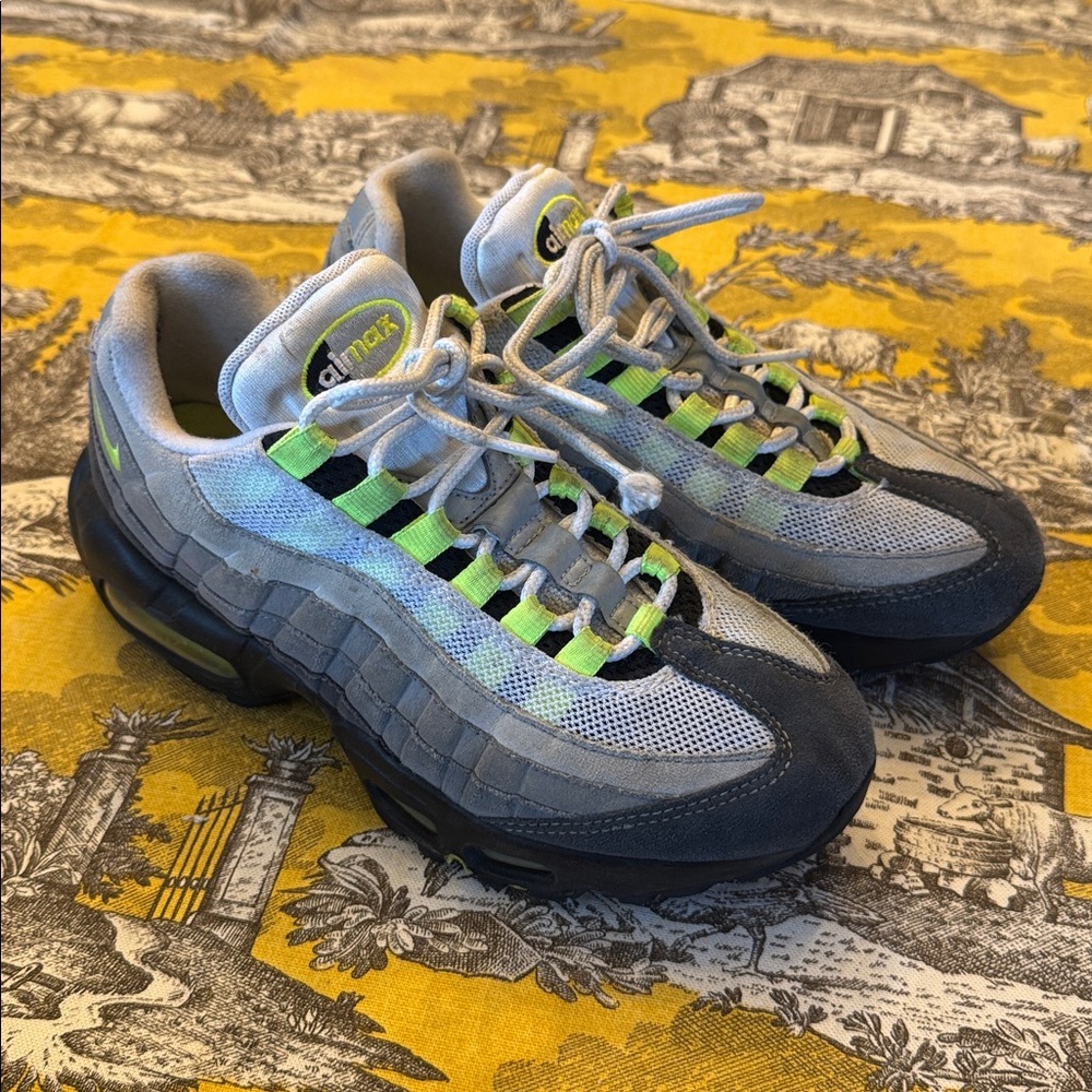 Nike air max 95 Og classic 2010 Stylish Gray and Neon Green Sneakers